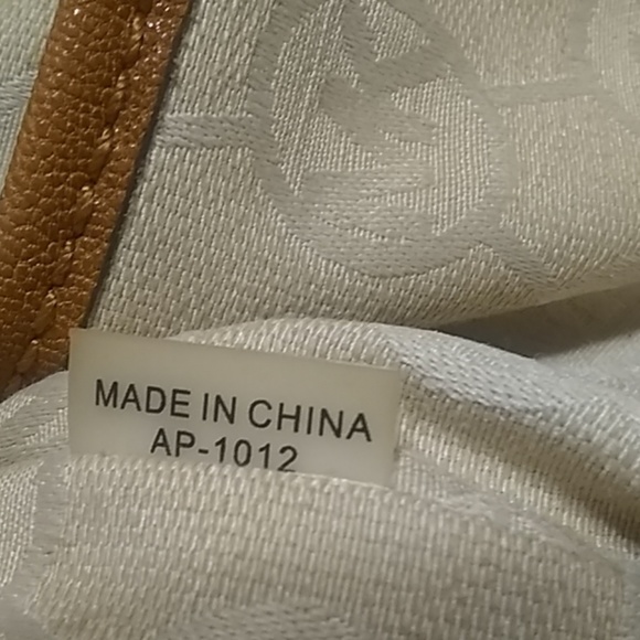 Michael Kors purse - Picture 8 of 8